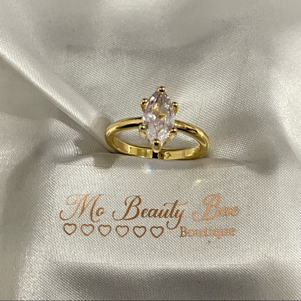 Gold Crystal Ring - Picture 4 of 6